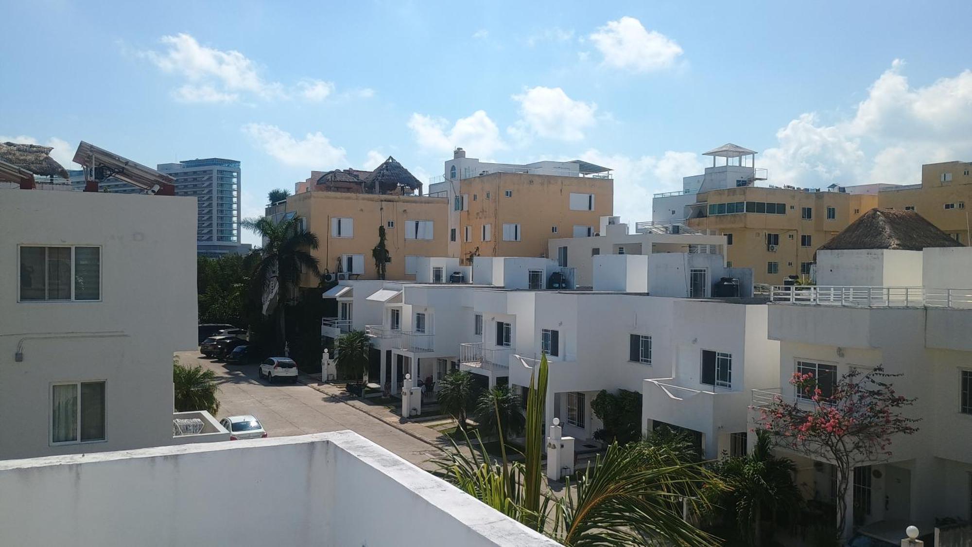 Majestic Blue Bay Of - Up To 14 Pax Bed & Breakfast