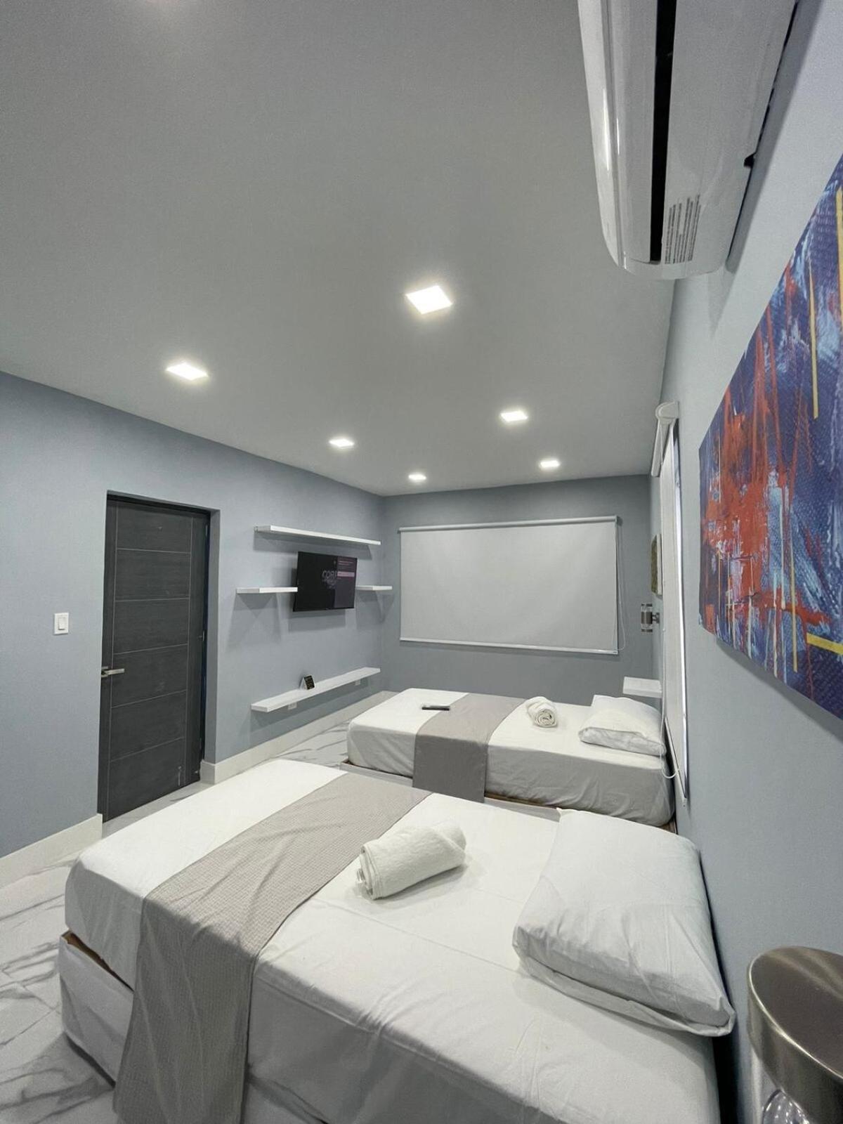 Majestic Blue Bay Of - Up To 14 Pax Bed & Breakfast *
