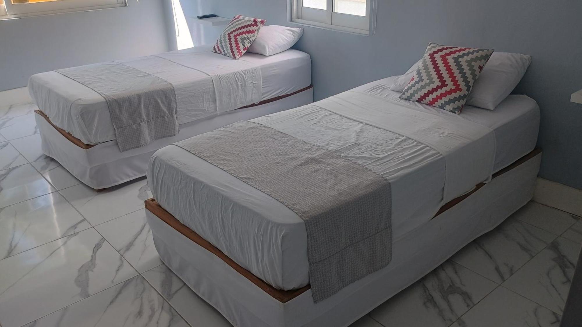Bed & Breakfast Majestic Blue Bay Of - Up To 14 Pax