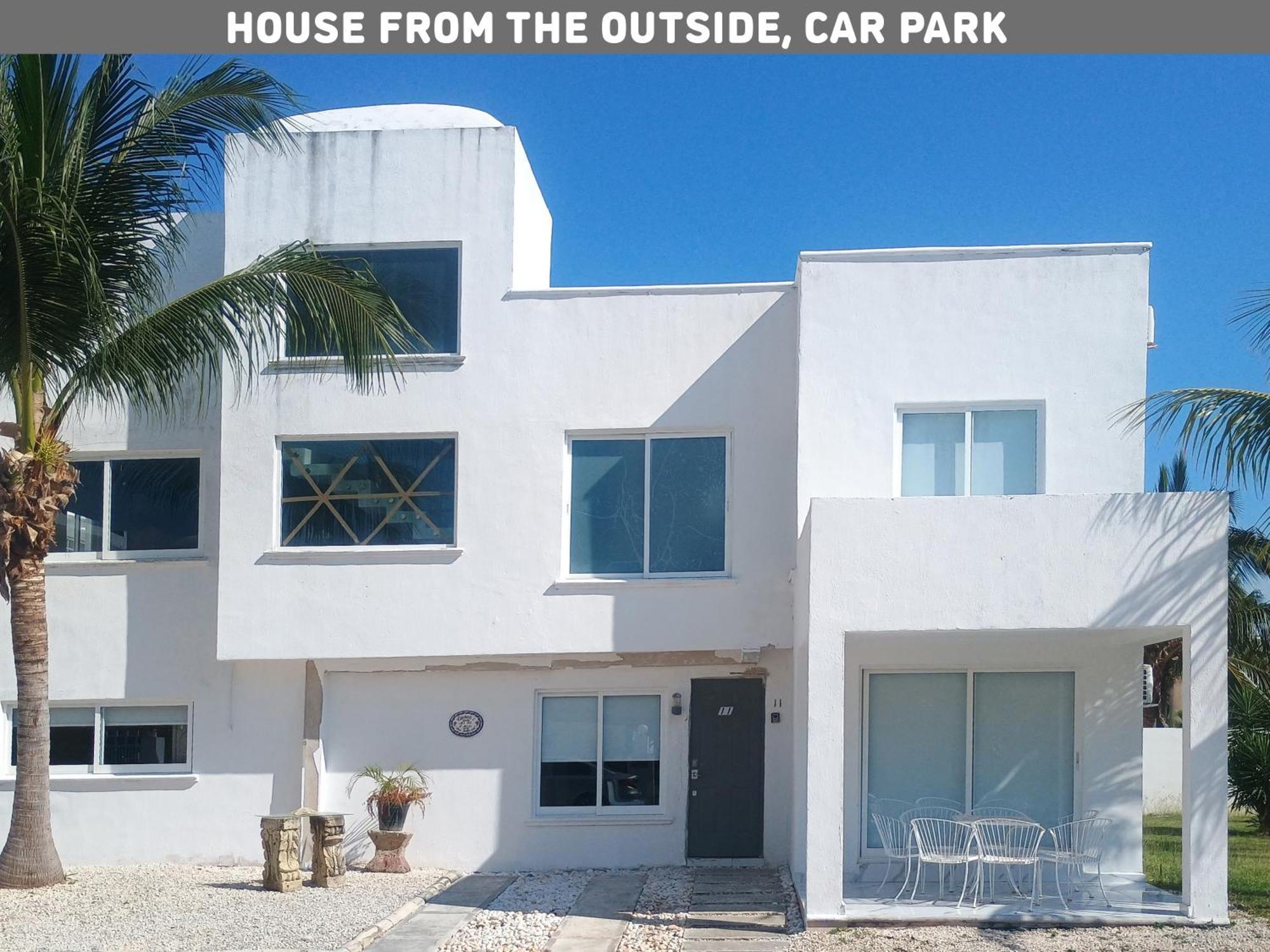 Majestic Blue Bay Of - Up To 14 Pax Bed & Breakfast